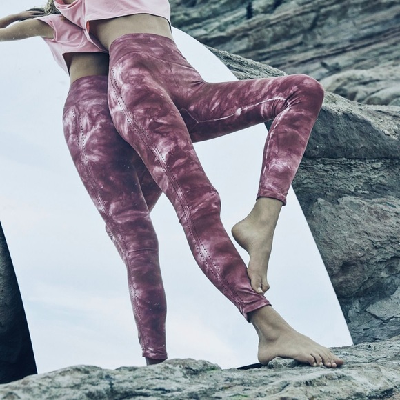 Free People Movement Good Karma tie-dye leggings - Picture 8 of 15